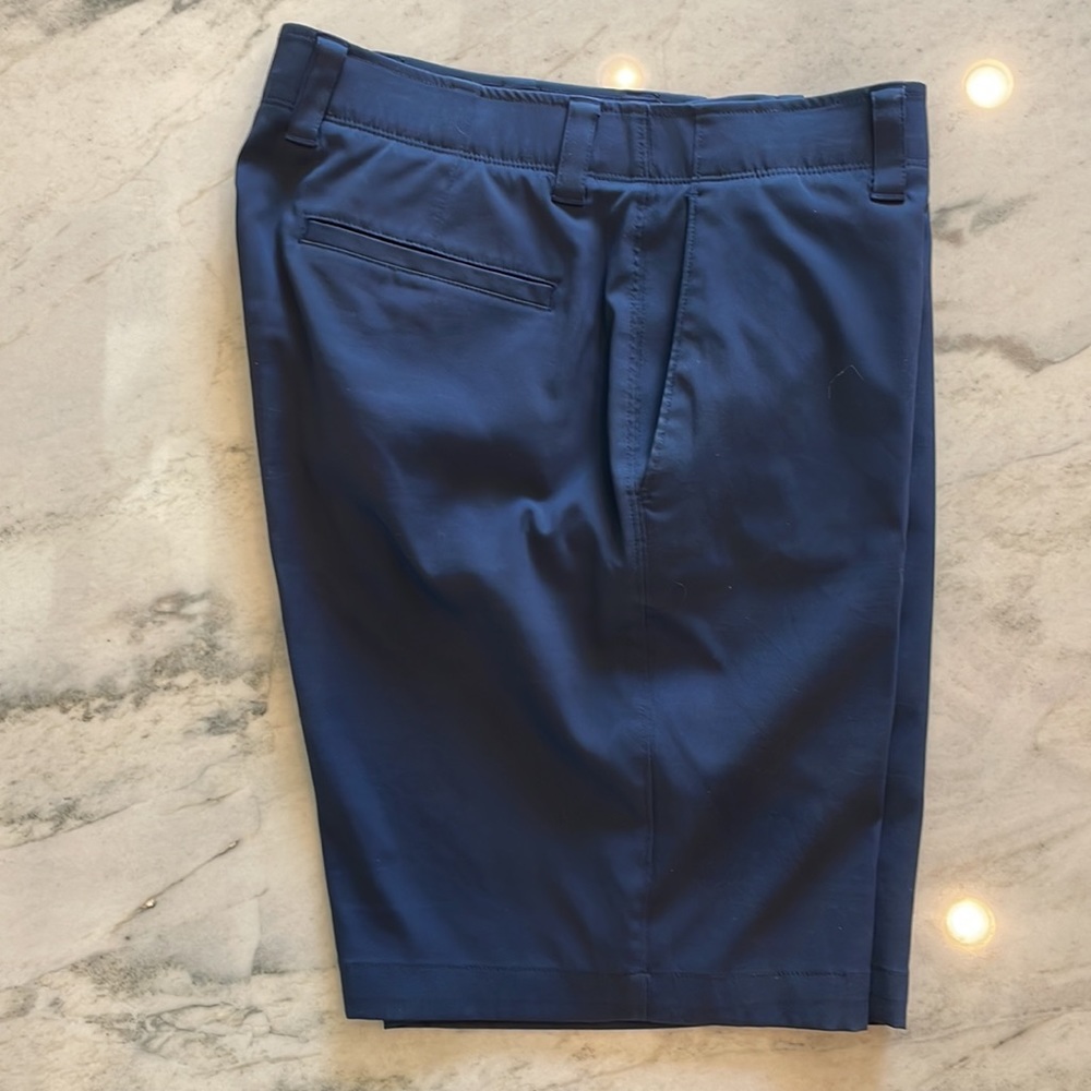 Men’s Callaway golf shorts Navy Size 34